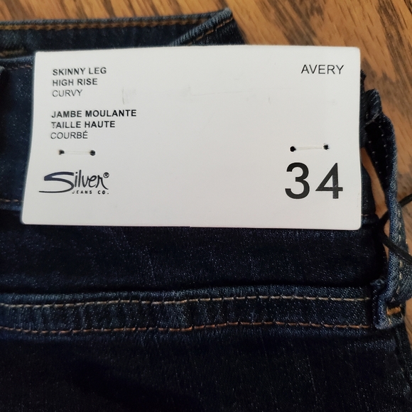 NWT Silver jeans. Avery skinny leg. High rise curvy. 34x29. - Picture 3 of 8